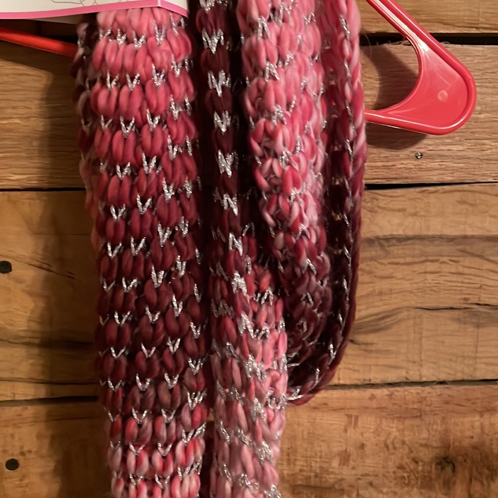 Justice Infinity Scarf - Picture 3 of 3